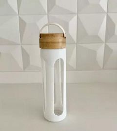 BOTELLA VIDRIO  Y  SILICONA 550ML.